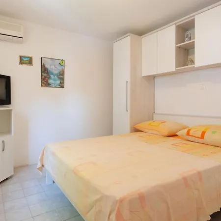 Apartamento In Priscapac With Sea Views, Terrace, Air Conditioning, Wifi 5078-1 Prizba